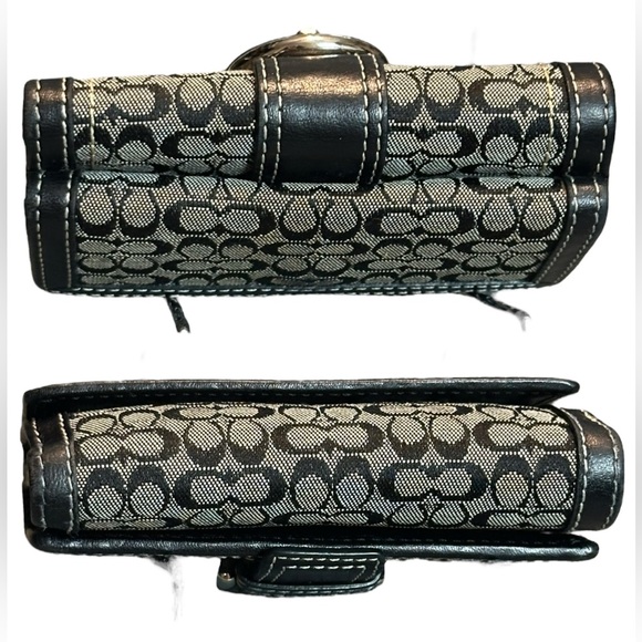 Coach Signature Wallet - Picture 9 of 9